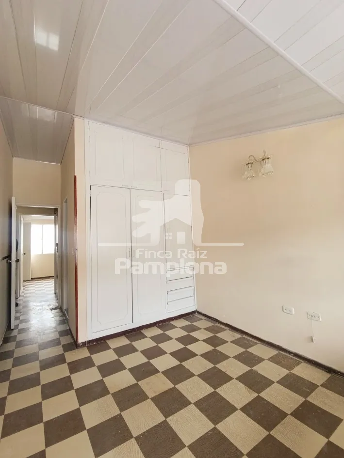 Estupenda casa en barrio residencial