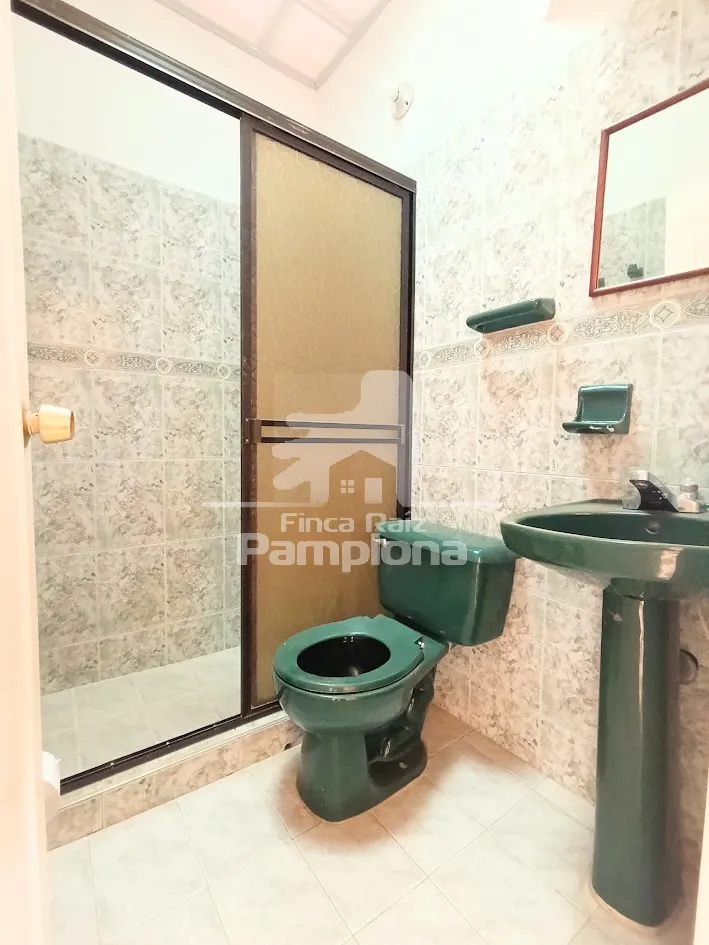 Estupenda casa en barrio residencial