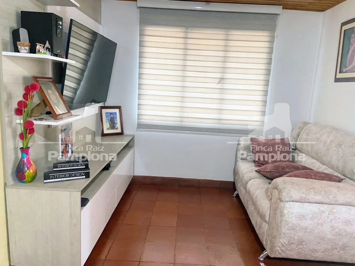 Linda casa con garaje en venta