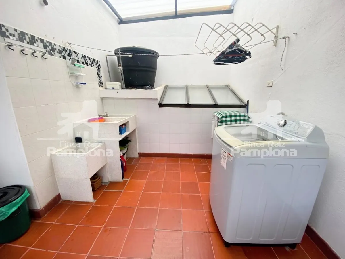 Linda casa con garaje en venta